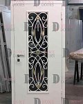 Белая дверь со стеклом и ковкой HomeDoors