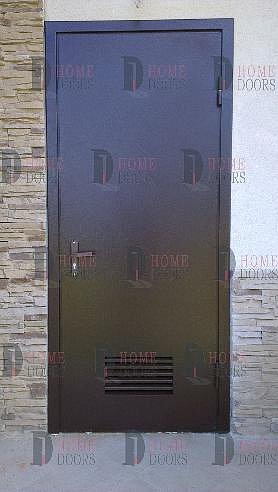 Коричневая дверь